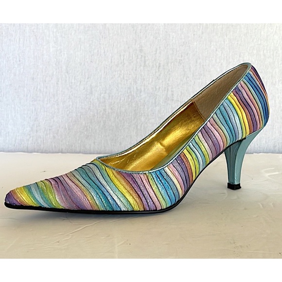J. Renee Kypton pastel striped pointed toe kitten heels